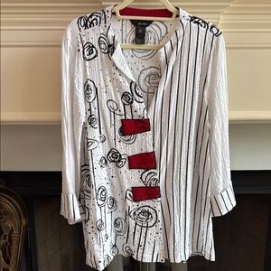 Ali Miles White and Black Graphic Button Down Shirt